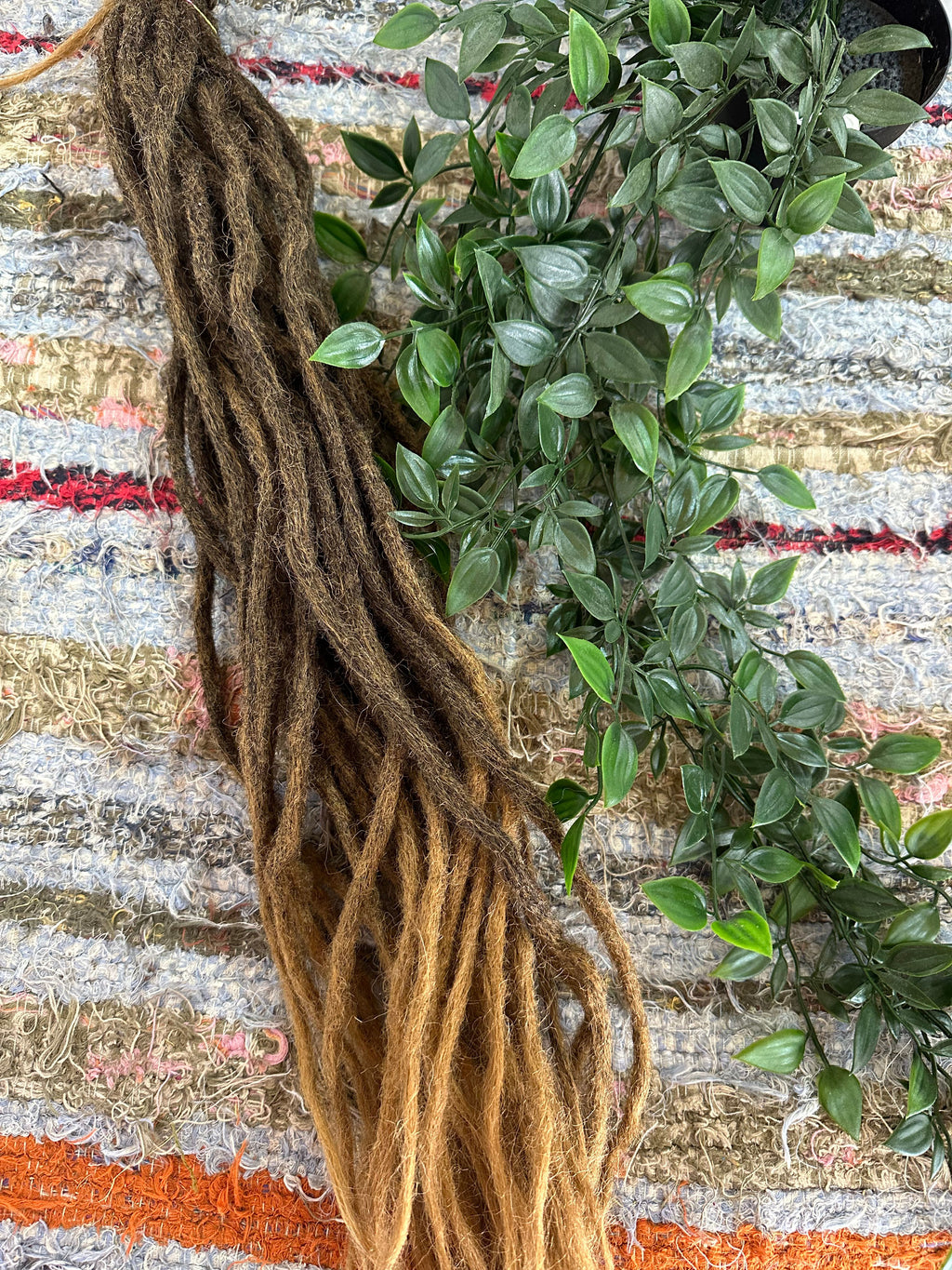 Rastas Marrones con Puntas Degradadas