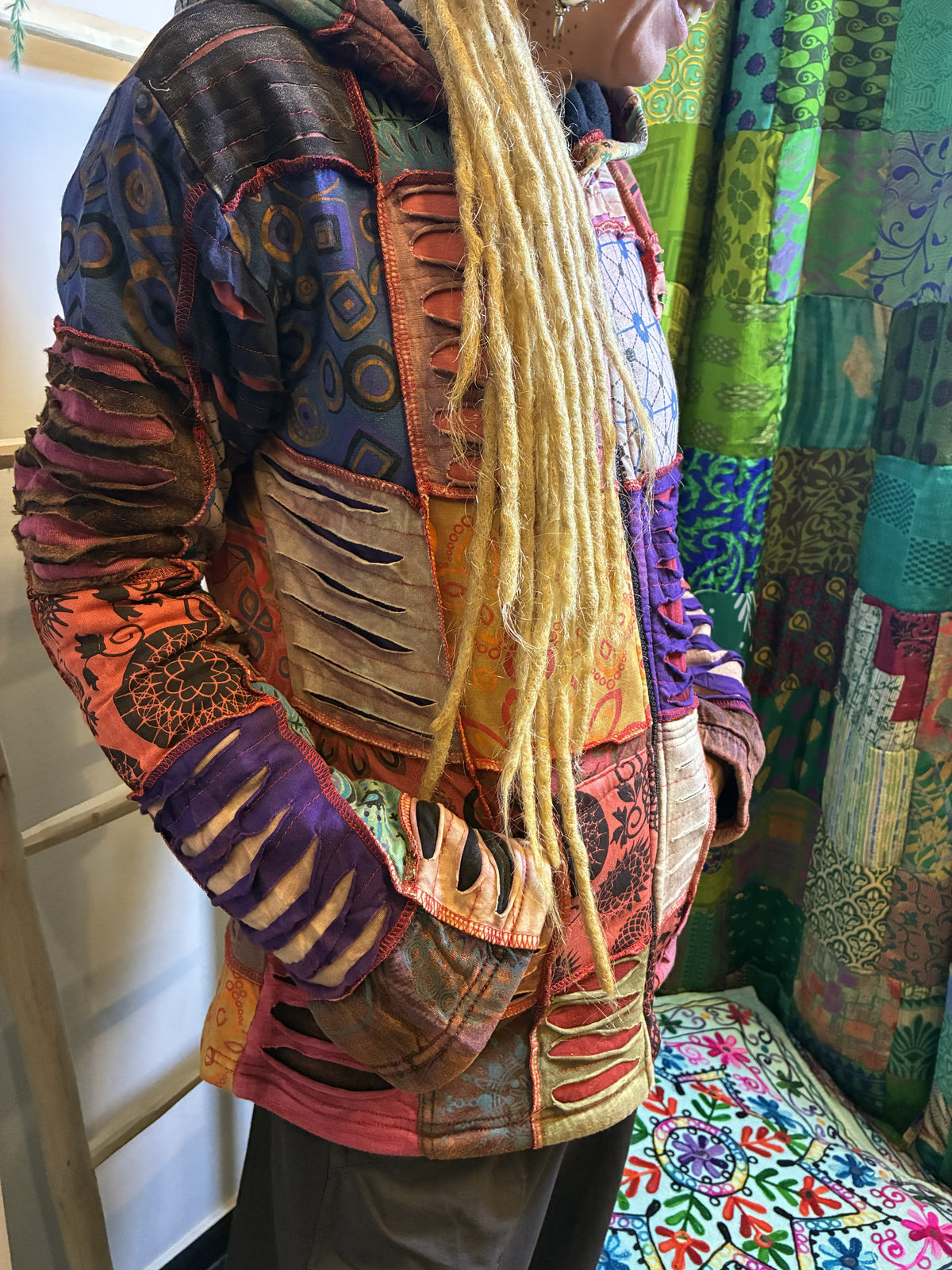 Chaqueta Patchwork Festival con Capucha