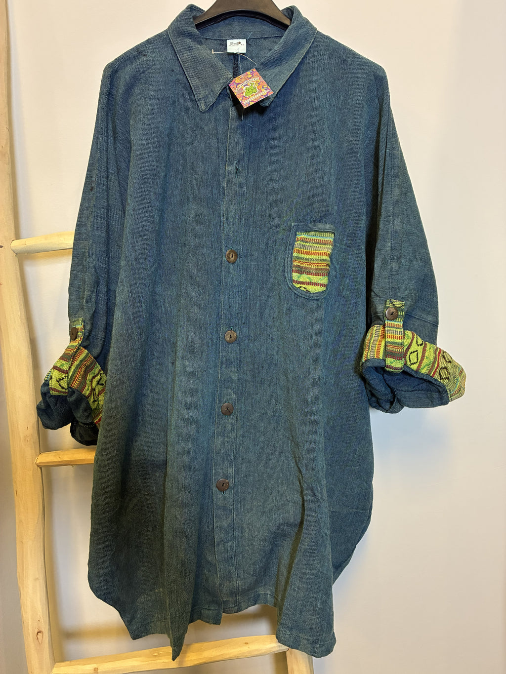 Camisa Oversize Étnica con Detalles