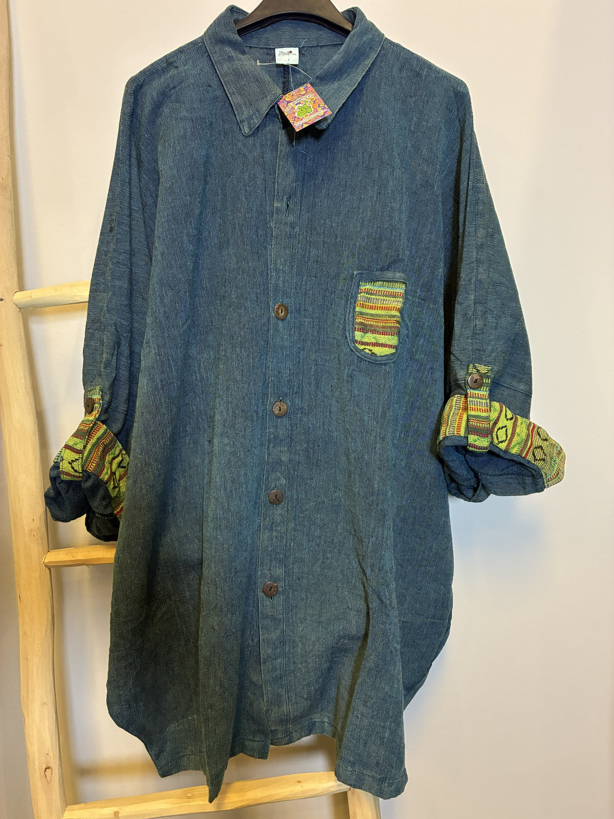 Camisa Oversize Étnica con Detalles