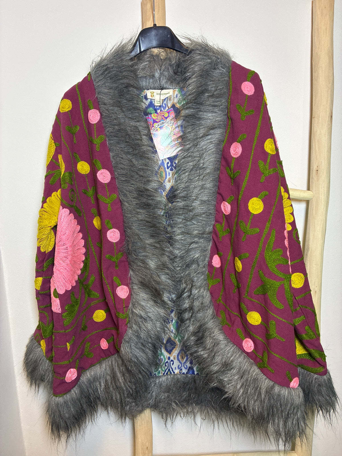 Chaqueta Suzani Corta con Pelo