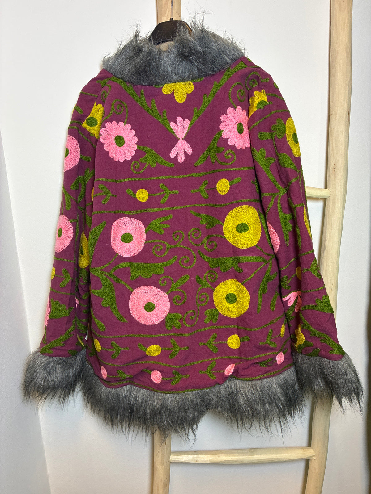 Chaqueta Suzani Corta con Pelo