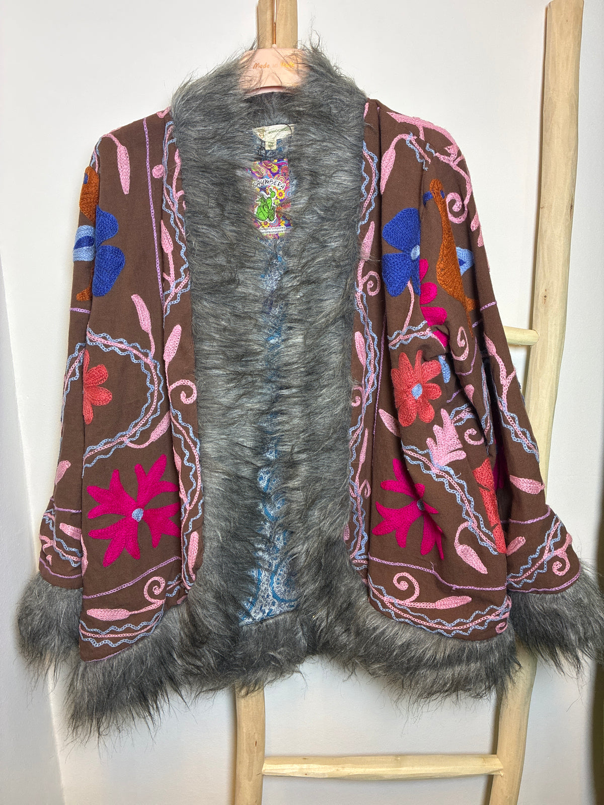 Chaqueta Suzani Corta con Pelo