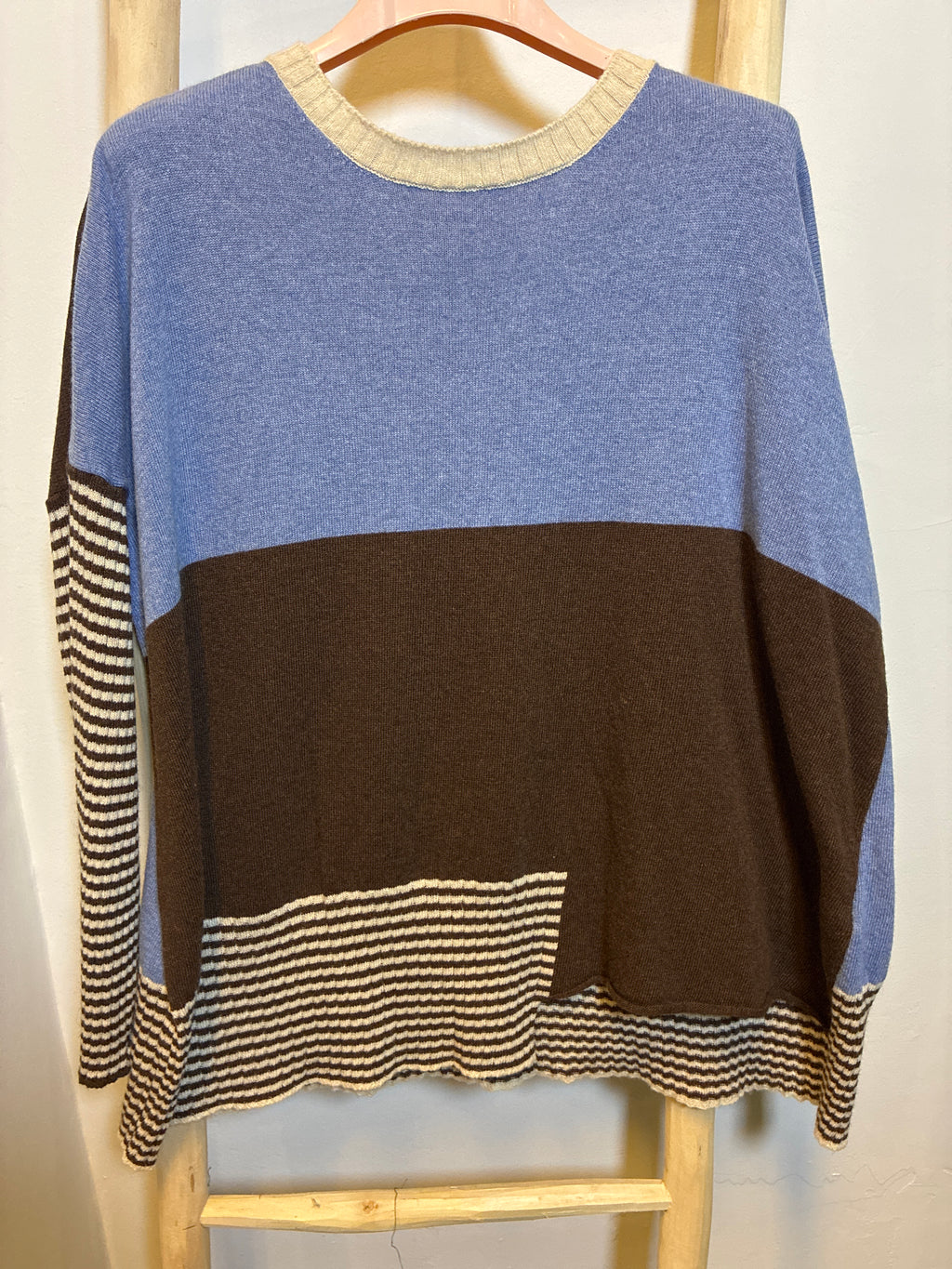 Jersey oversize azul y chocolate