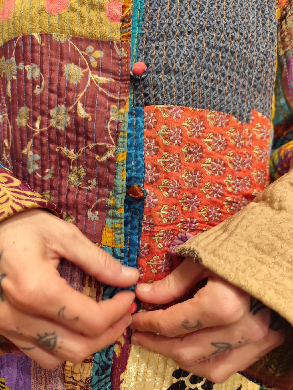 Abrigo Largo Kantha "Esencia Chumbera" – Chaqueta Boho Artesanal